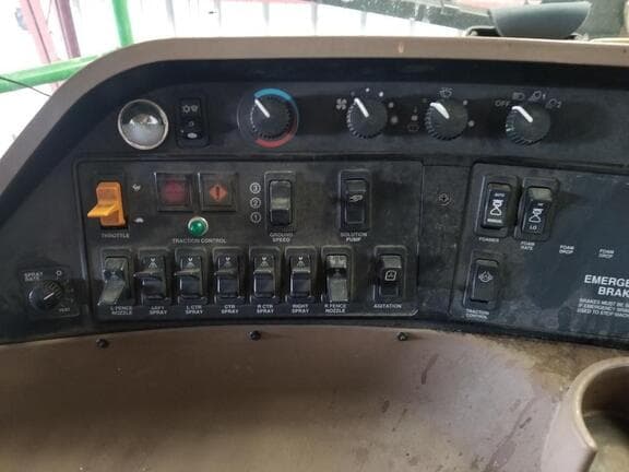 Image of John Deere 4700 equipment image 2