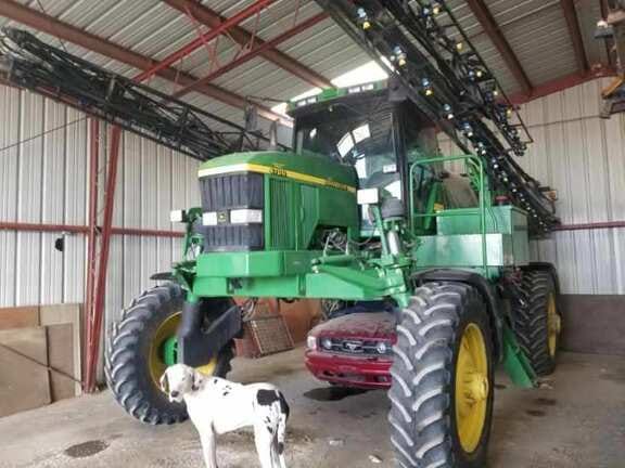 2000 John Deere 4700 Equipment Image0