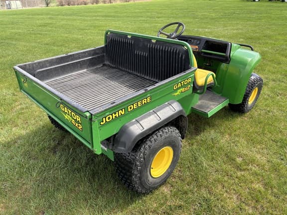 Image of John Deere Gator 4X2 equipment image 4