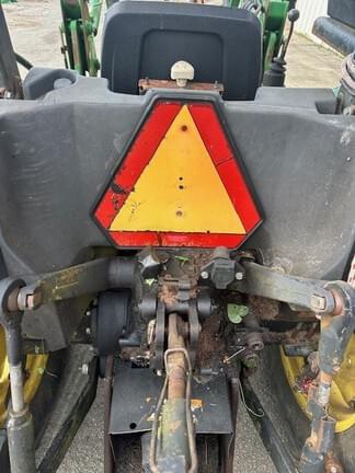 Image of John Deere 5105 equipment image 4