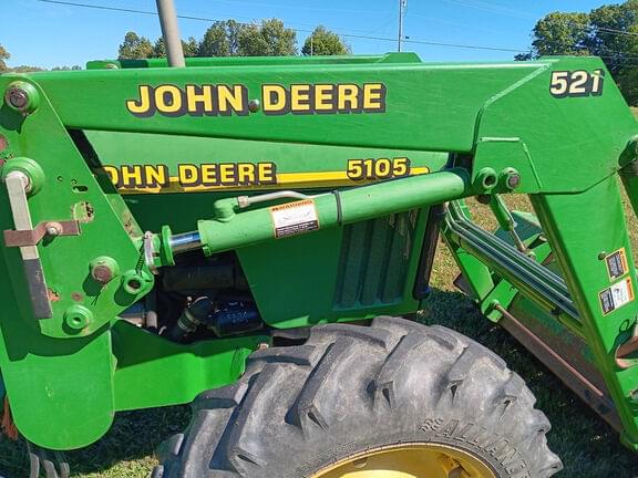 Image of John Deere 5105 equipment image 4