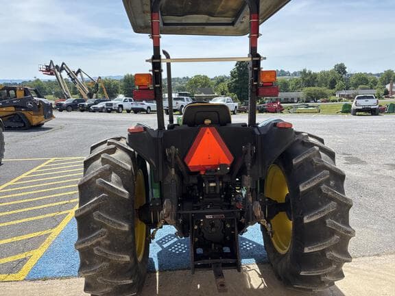 Image of John Deere 5205 equipment image 2