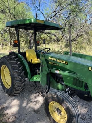 Image of John Deere 5205 equipment image 4