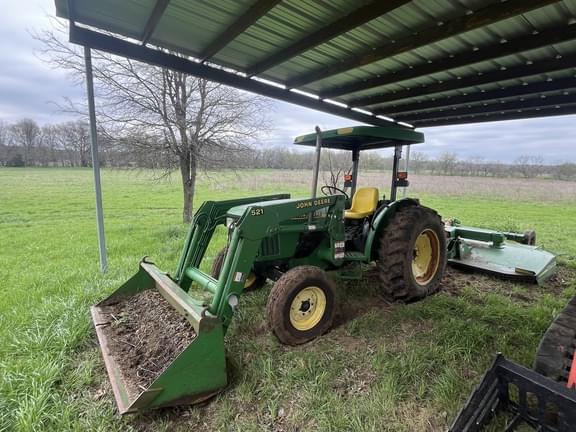Image of John Deere 5205 equipment image 2