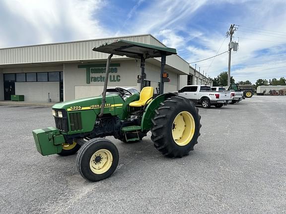 Image of John Deere 5205 Primary image