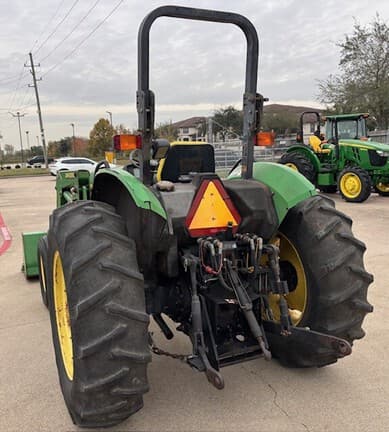 Image of John Deere 5210 equipment image 2