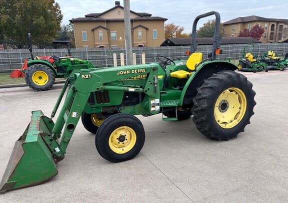 Image of John Deere 5210 equipment image 1