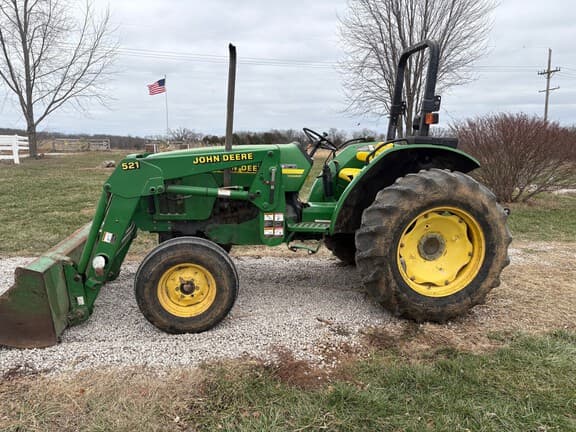 Image of John Deere 5210 Primary image