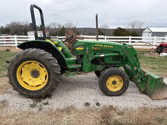Image of John Deere 5210 equipment image 1