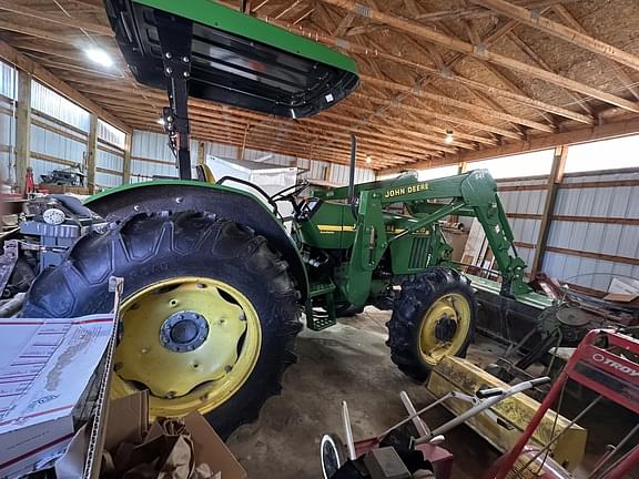 Image of John Deere 5210 Primary image