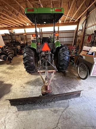 Image of John Deere 5210 equipment image 3