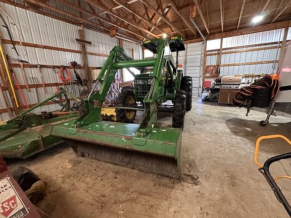 Image of John Deere 5210 equipment image 1