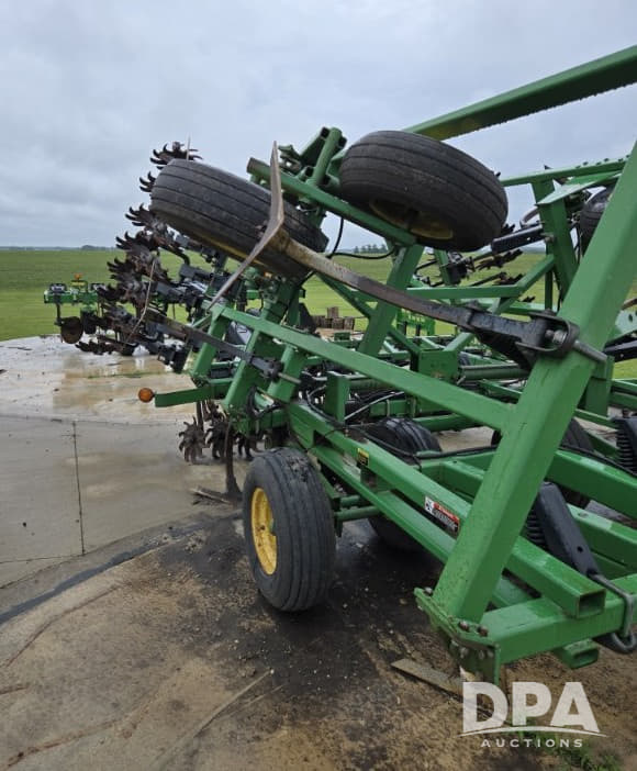 Image of John Deere 550 equipment image 1