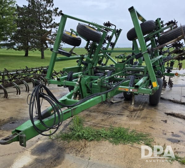 2000 John Deere 550 Equipment Image0