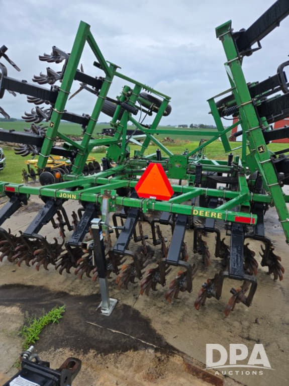 Image of John Deere 550 equipment image 2