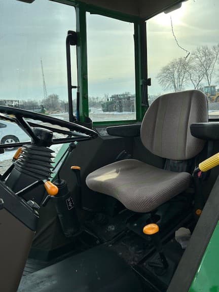 Image of John Deere 5510 equipment image 3