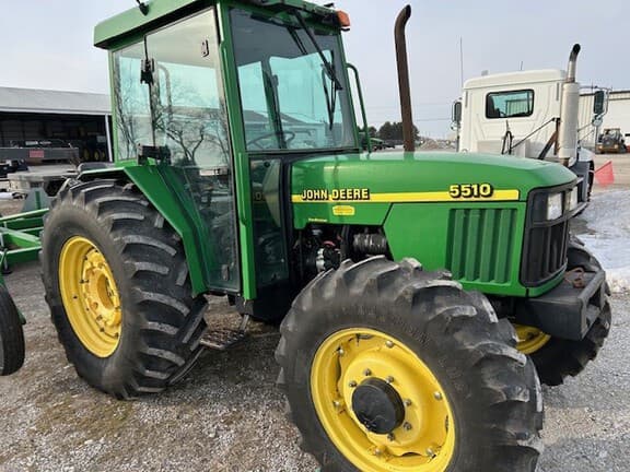 Image of John Deere 5510 equipment image 2