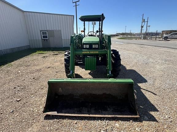 Image of John Deere 5510 equipment image 2