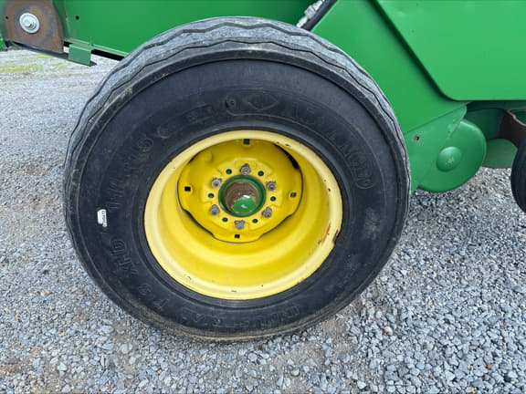 Image of John Deere 557 equipment image 4