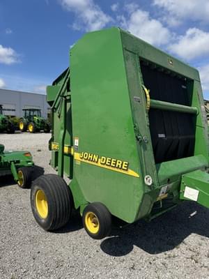 2000 John Deere 567 Image