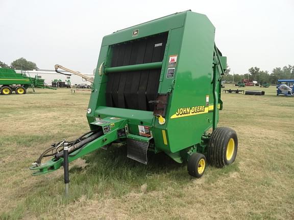 Image of John Deere 567 equipment image 1