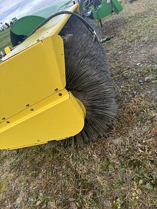 Image of John Deere 60 Heavy Duty Broom equipment image 4