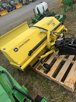 Image of John Deere 60 Heavy Duty Broom equipment image 1