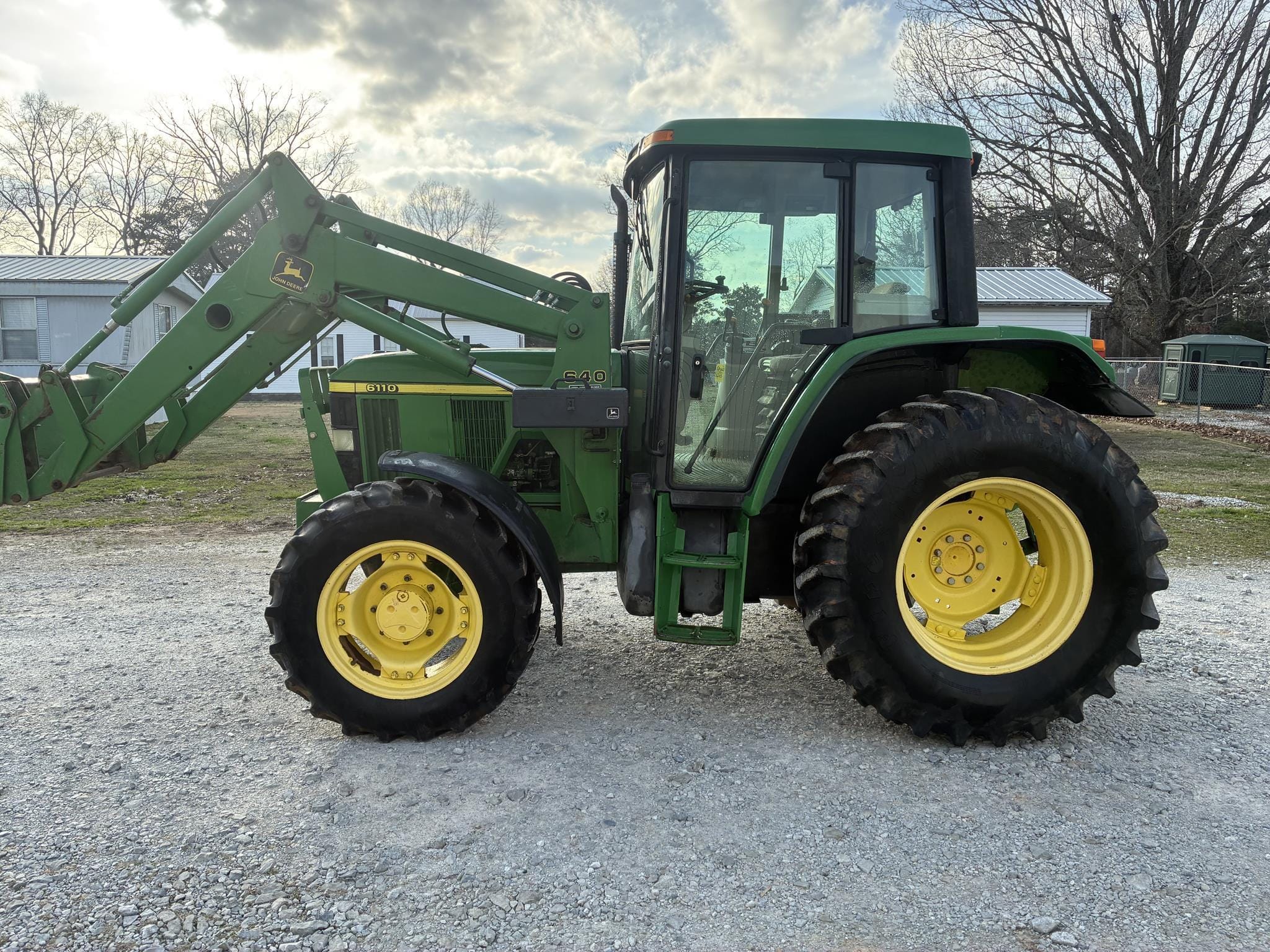 2000 John Deere 6110 Equipment Image0
