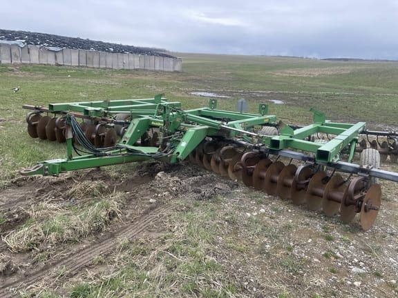 2000 John Deere 637 Equipment Image0