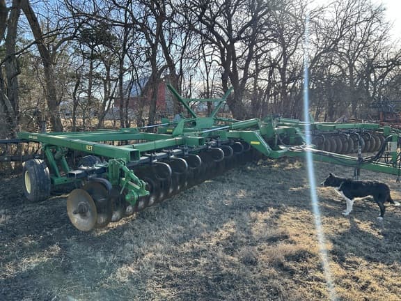 Image of John Deere 637 equipment image 4