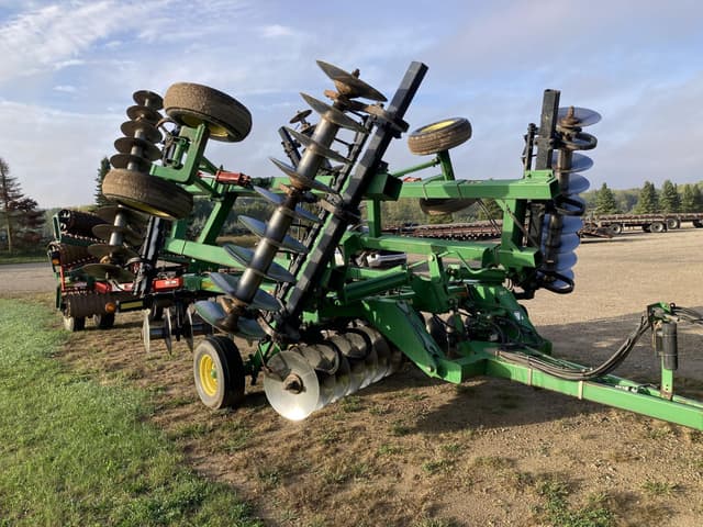 Image of John Deere 637 equipment image 2