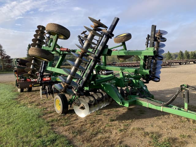 Image of John Deere 637 equipment image 2