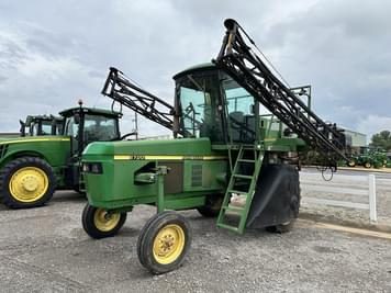 Main image John Deere 6700