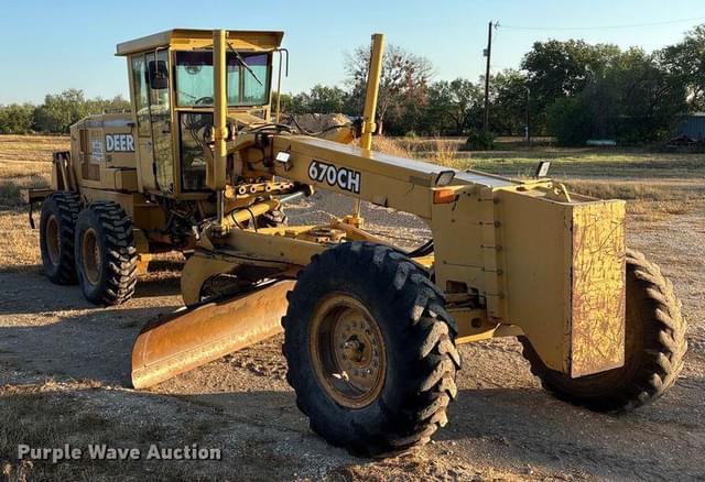 Image of John Deere 670CH equipment image 2