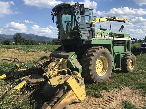 Image of John Deere 6750 equipment image 1