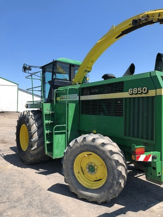 Main image John Deere 6850