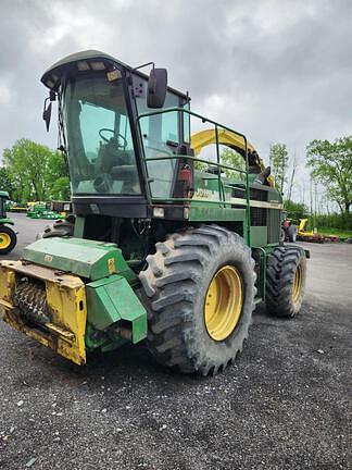 Image of John Deere 6850 equipment image 3