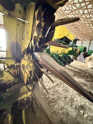 Image of John Deere 688 equipment image 1