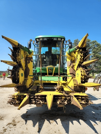 Main image John Deere 688