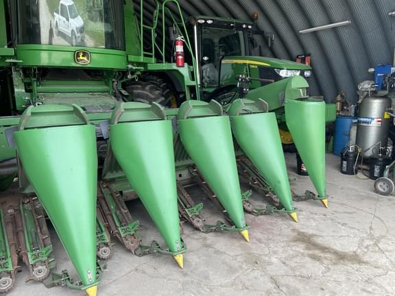 Image of John Deere 693 Primary image