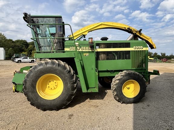 Image of John Deere 6950 equipment image 4
