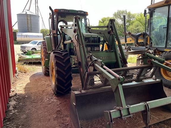 Image of John Deere 7210 equipment image 4