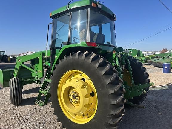 Image of John Deere 7210 equipment image 2