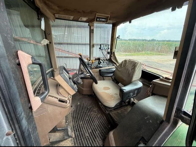 Image of John Deere 7210 equipment image 3