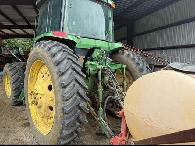 Image of John Deere 7210 equipment image 2
