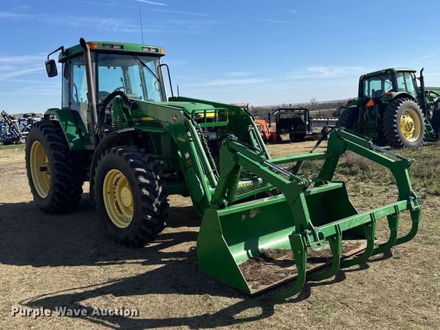 Image of John Deere 7210 equipment image 2