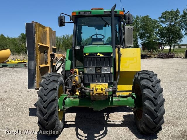 Image of John Deere 7210 equipment image 1