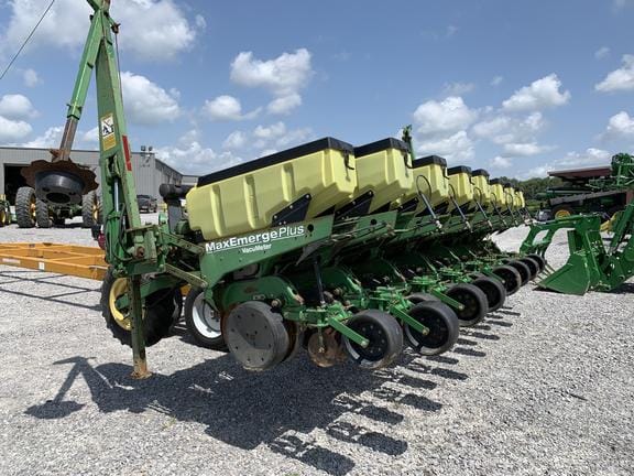 Main image John Deere 7340