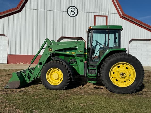 Image of John Deere 7410 equipment image 1