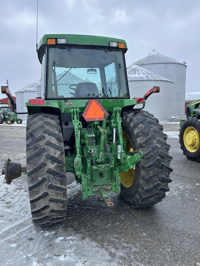 Image of John Deere 7410 equipment image 3